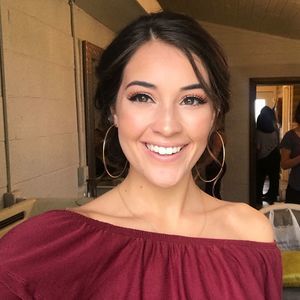 Meet your Posher, Julia